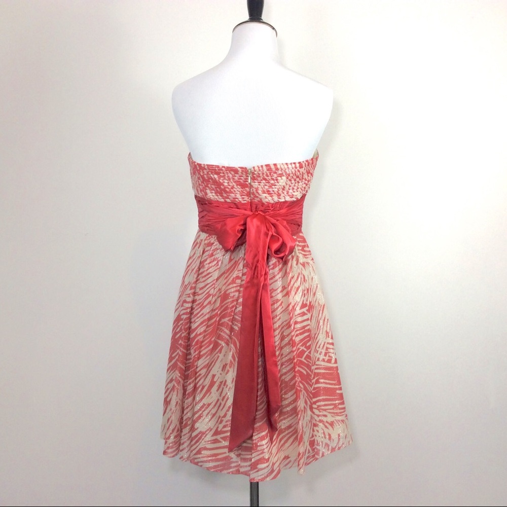 ❌SOLD❌BCBGMaxazria Strapless Bow Sweetheart Dress - Picture 4 of 5